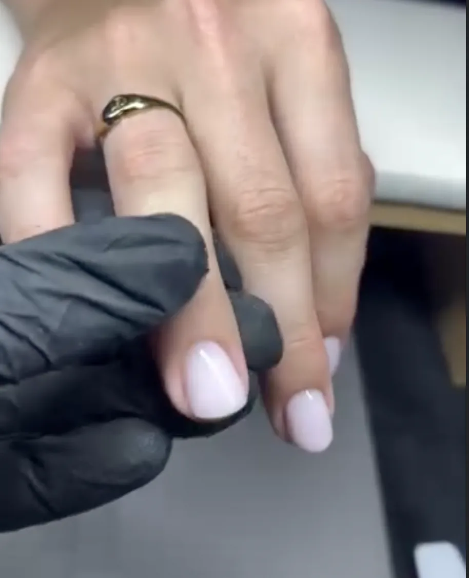 Soft pink nagels
